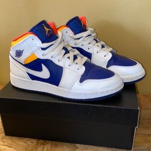 Mid Jordan 1s